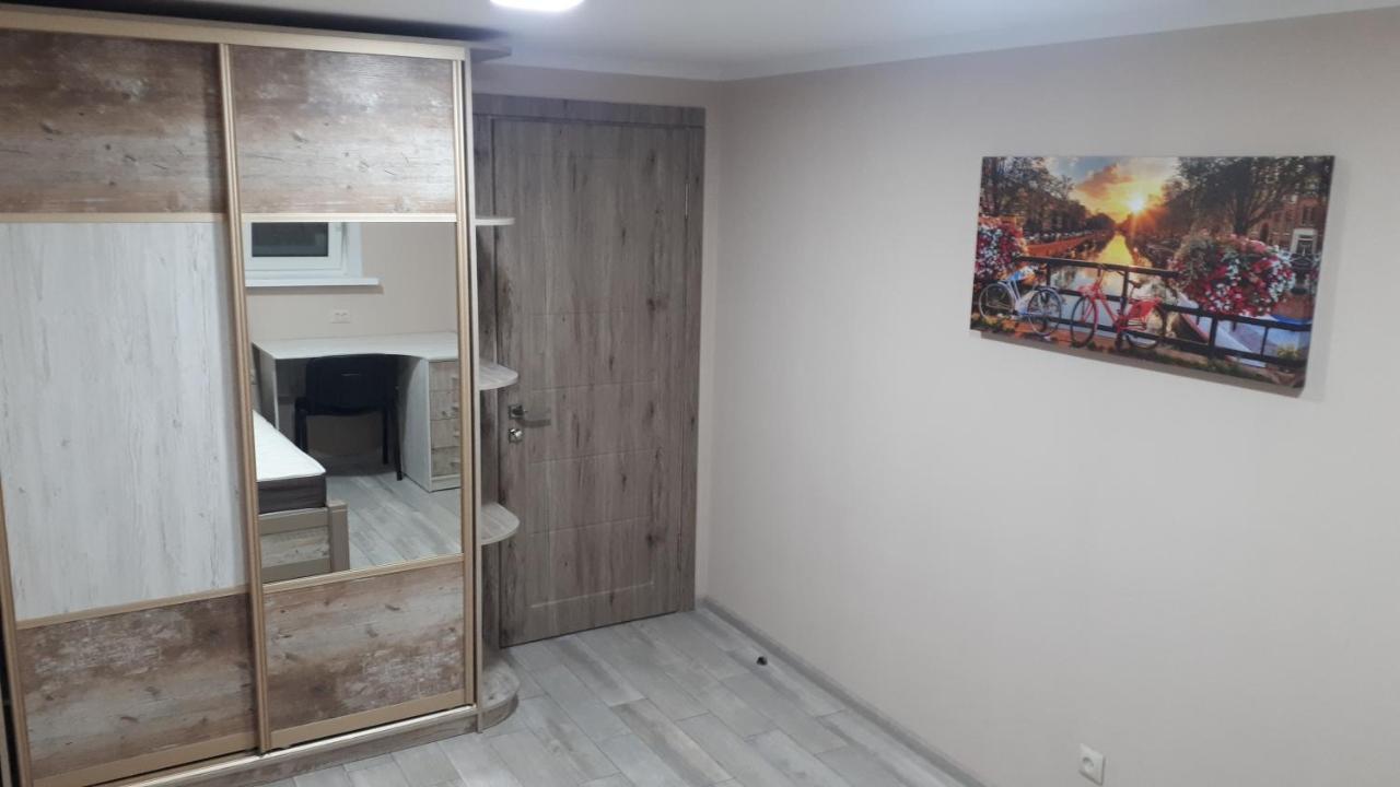 Окремі Номери В Гостьовому Будинку Типу Guest House 크로피우니츠키 외부 사진